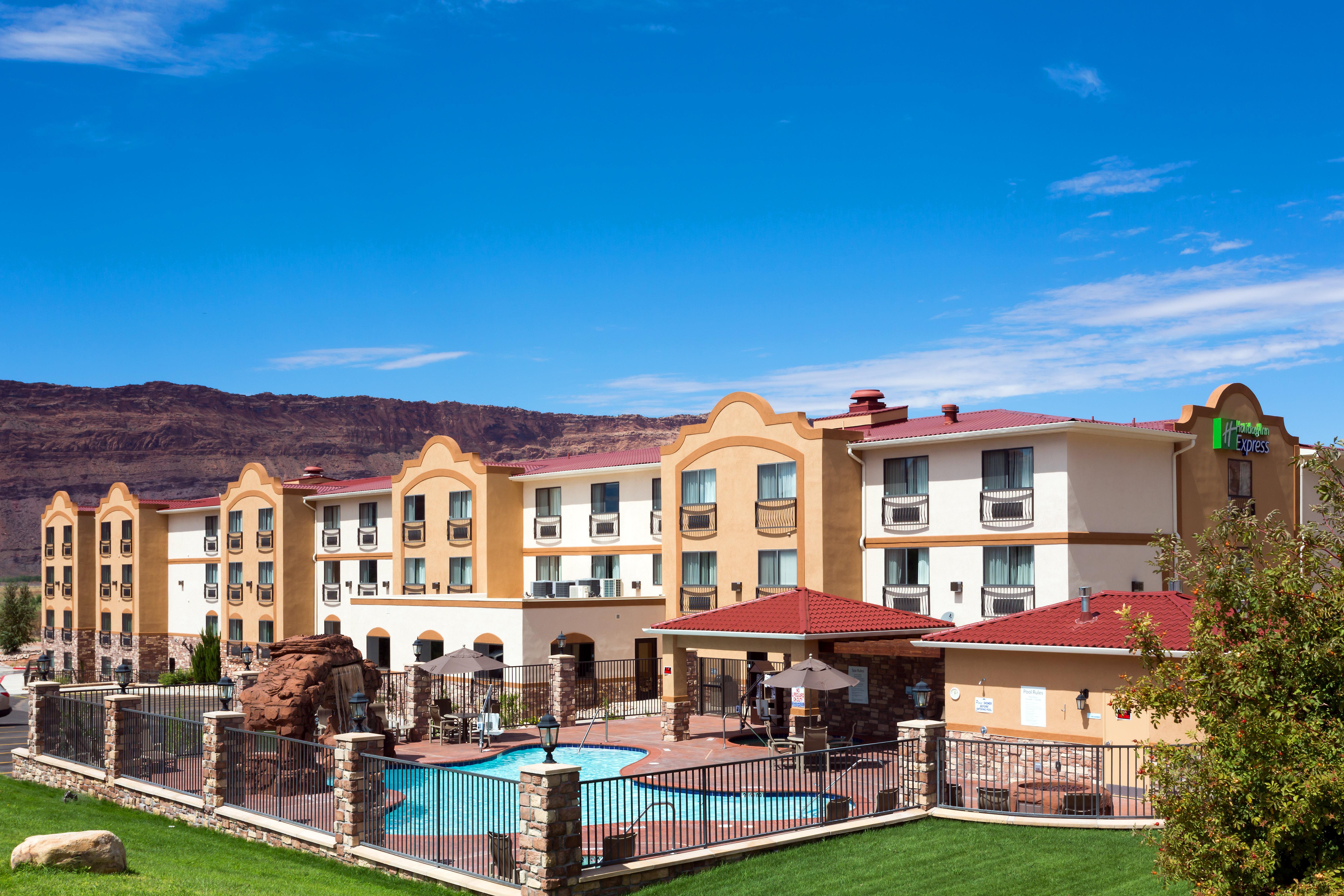 Holiday Inn Express Hotel & Suites Moab, An Ihg Hotel Exterior photo