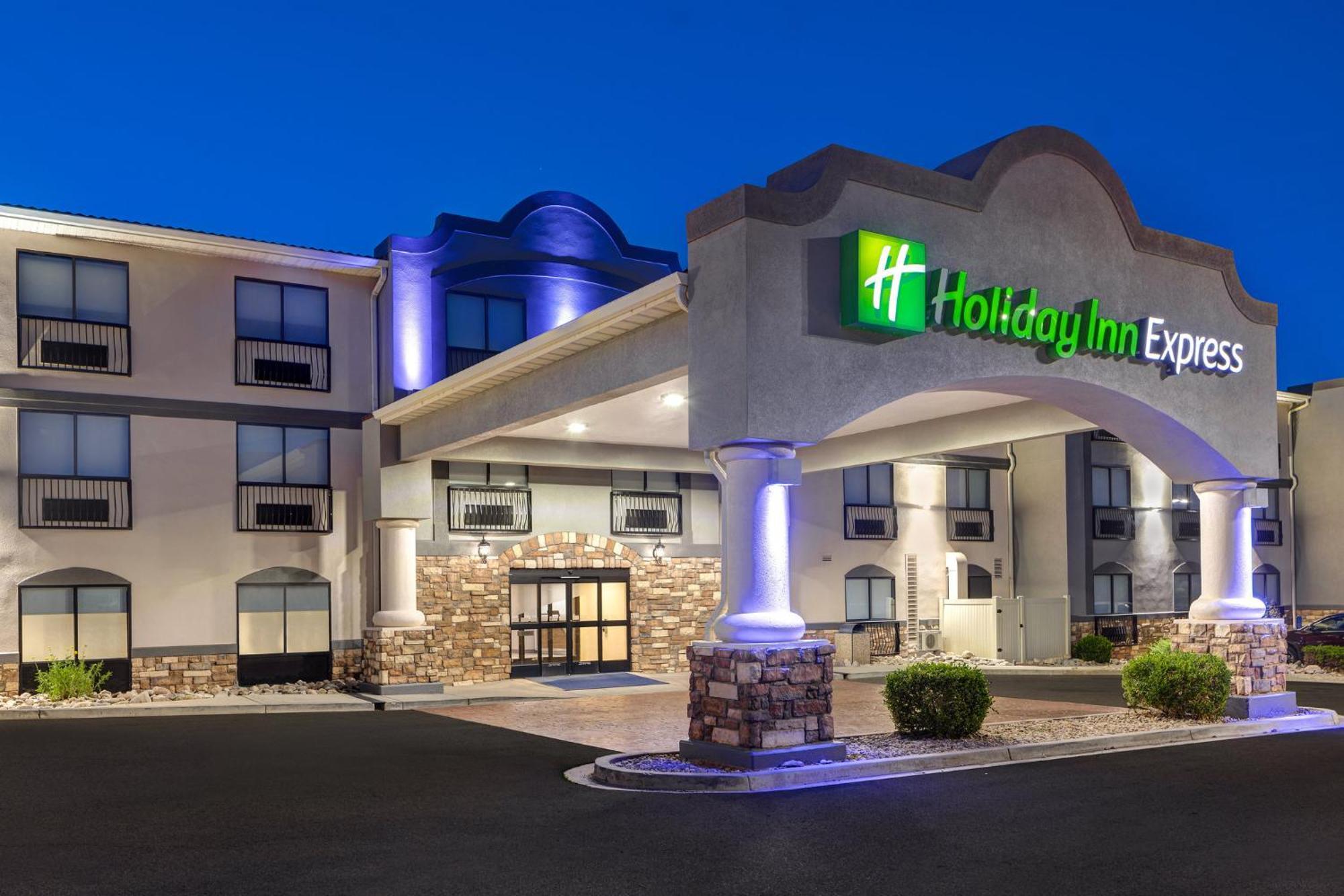 Holiday Inn Express Hotel & Suites Moab, An Ihg Hotel Exterior photo