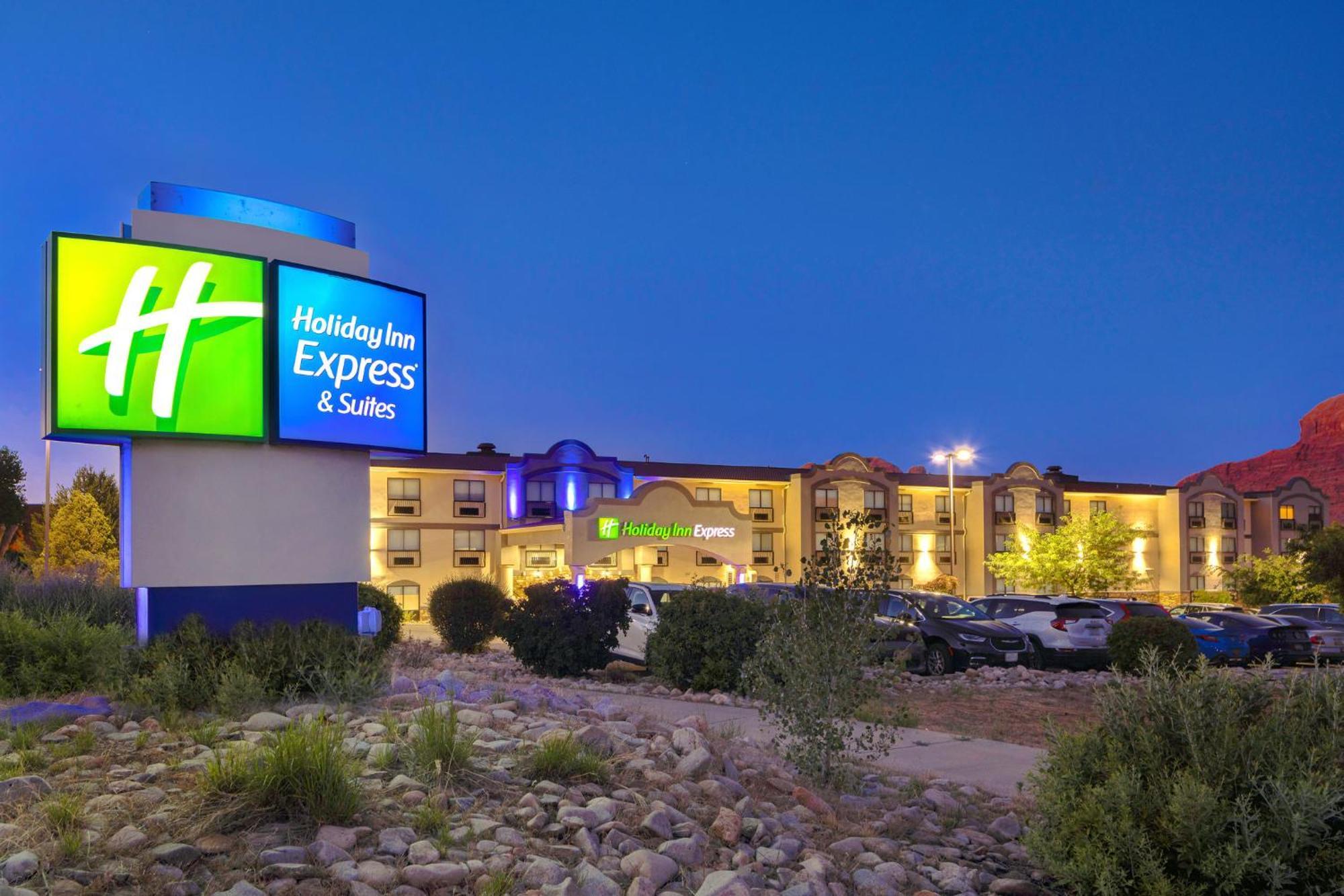 Holiday Inn Express Hotel & Suites Moab, An Ihg Hotel Exterior photo