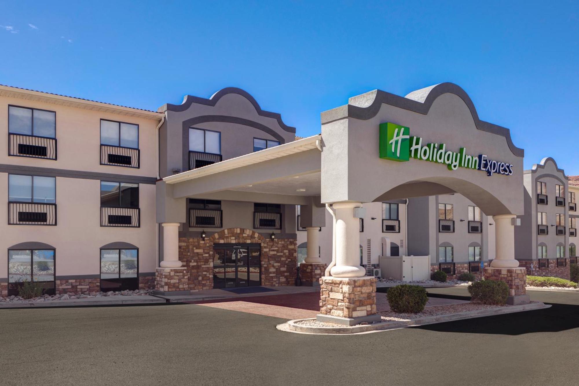 Holiday Inn Express Hotel & Suites Moab, An Ihg Hotel Exterior photo